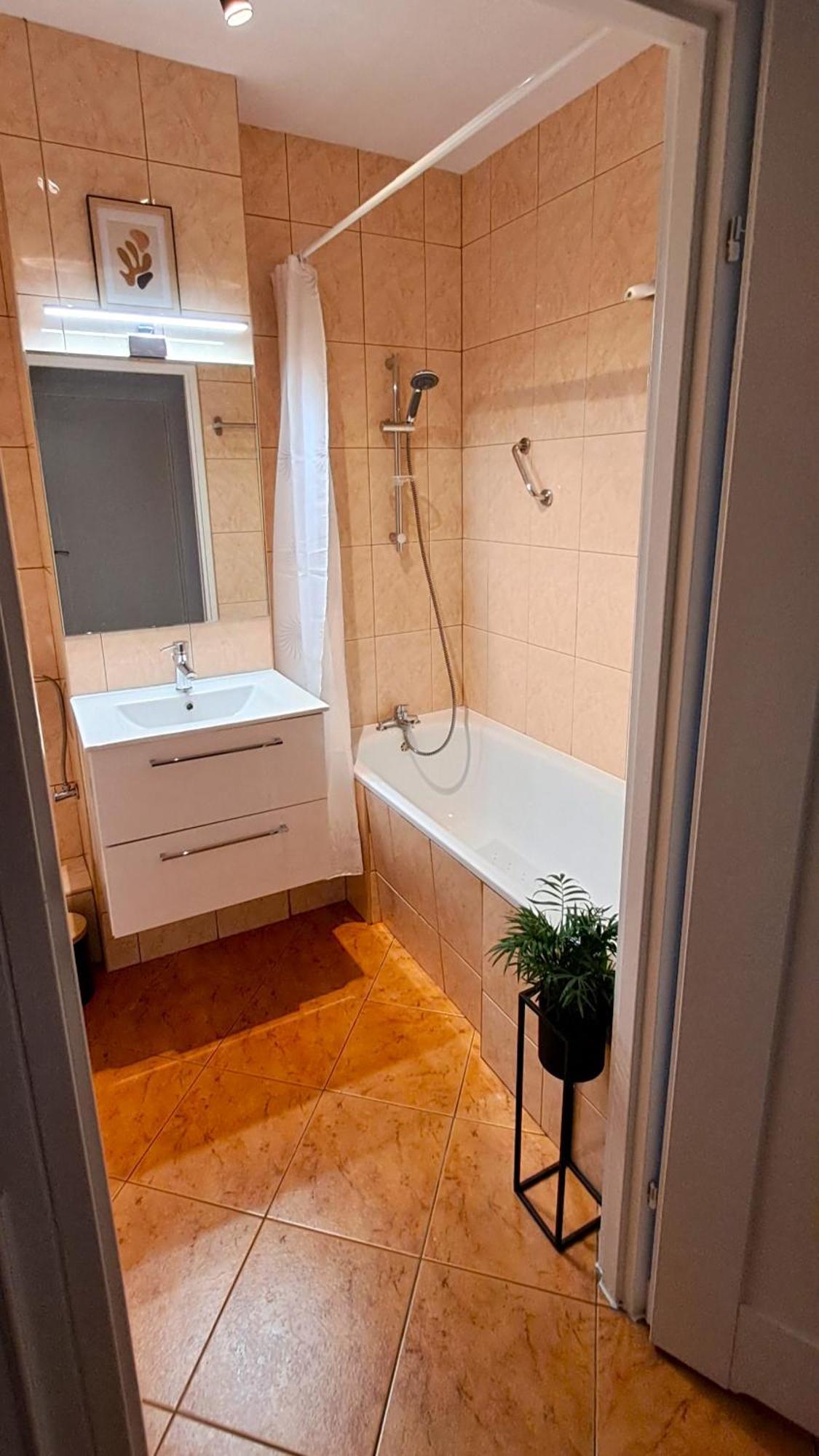 Praska Syrena Apartment Varşovia Exterior foto